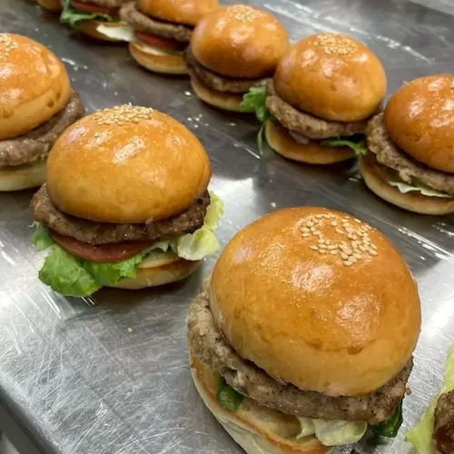 にじいろ弁当のハッピーハンバーガーランチ